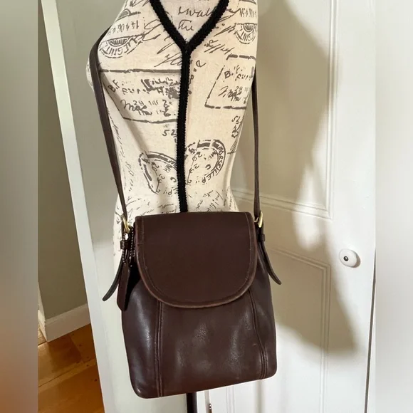 VINTAGE Coach Brown Leather Soho Small Satchel from 90s. - Picture 2 of 15